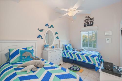 Manatee Haven - Upscale Beach View Home With Screened-in Pool, Spa And Elevator!
