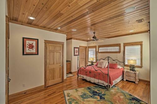 Riverfront Carrabelle Home With Patio And Private Dock