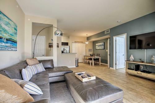 Apartamento Chic Condo With Pool And Lanai, 4mi To Clearwater Beach
