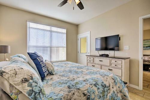 Apartamento Chic Condo With Pool And Lanai, 4mi To Clearwater Beach