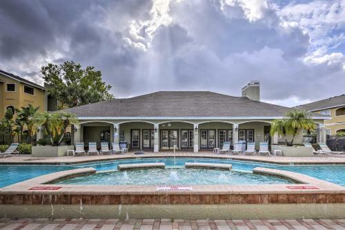 Apartamento Chic Condo With Pool And Lanai, 4mi To Clearwater Beach