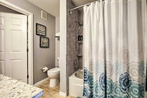 Apartamento Chic Condo With Pool And Lanai, 4mi To Clearwater Beach