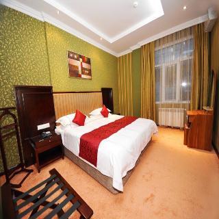 Royal Hotel