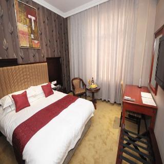 Royal Hotel