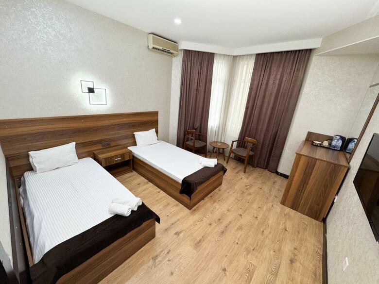 Consul Hotel