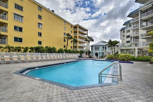 Apartamento Indian Shores Condo With Pool And Sunset Beach View!