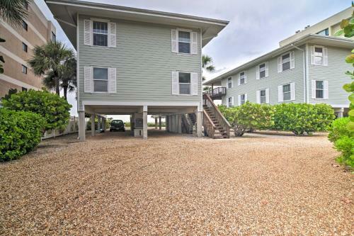 Apartamento Oceanfront Condo With Balcony And Beach Access!