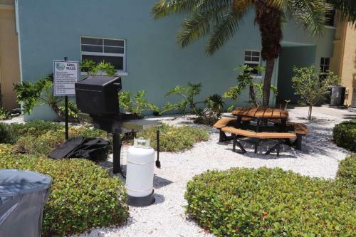 205d Barefoot Beach Club