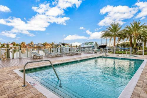 Dolphin's Cove - Clearwater Beach, Fl