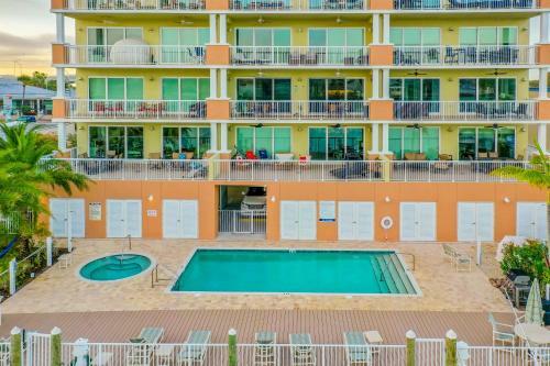 Dolphin's Cove - Clearwater Beach, Fl
