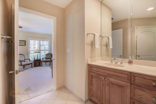Belle Harbor Suite 71 - Monthly Rental Townhouse
