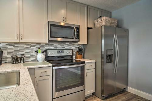 Apartamento Downtown Cocoa Beach Retreat - Walk To The Beach!