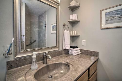 Pet-friendly Home With Pool - Walk To Cocoa Beach!