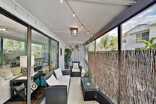 Apartamento Spacious Beach Condo With Pool & Fishing Dock Condo
