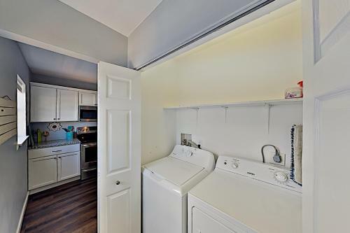 Apartamento Spacious Beach Condo With Pool & Fishing Dock Condo