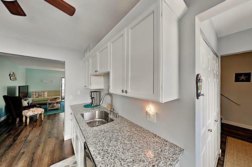 Apartamento Spacious Beach Condo With Pool & Fishing Dock Condo