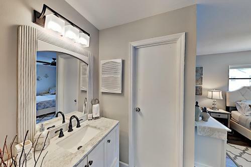 Apartamento Spacious Beach Condo With Pool & Fishing Dock Condo