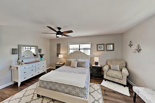 Apartamento Spacious Beach Condo With Pool & Fishing Dock Condo
