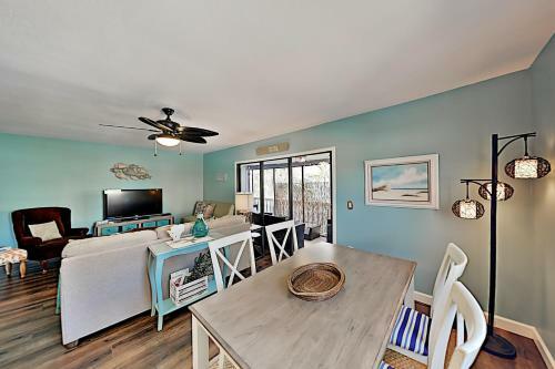 Apartamento Spacious Beach Condo With Pool & Fishing Dock Condo