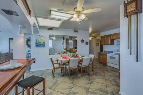 Gulf Sunset Oasis - Beach Front Apts