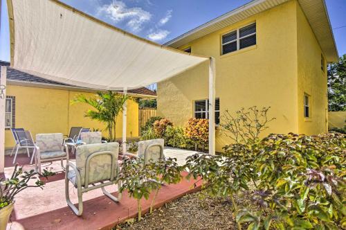 Sunshine State Escape With Bikes, Walk To Beach