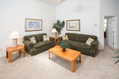 Sarah's Hampton Lakes Home