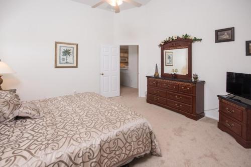 Sarah's Hampton Lakes Home