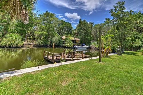 Waterfront Crystal River Hideaway With Private Dock!