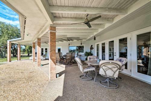 Updated Waterfront Crystal River Retreat With Dock!