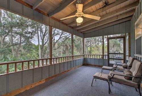 Crystal River Home With Dock, 1 Mile To Boat Launch