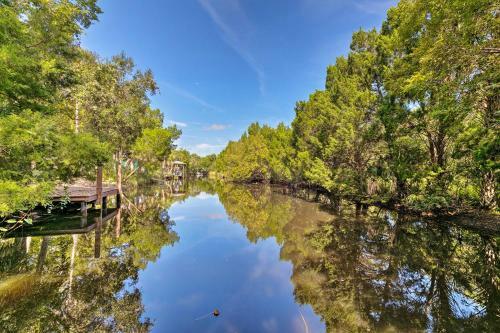 Crystal River Home With Dock, 1 Mile To Boat Launch