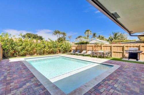 Private Pool Beautiful Updated 4br Home 2bth