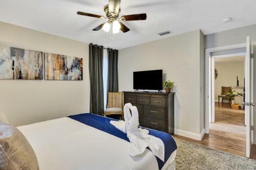 Private Pool Beautiful Updated 4br Home 2bth