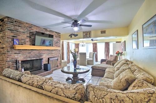 Coastal Escape With Pool - 4 Mi To Dania Beach!