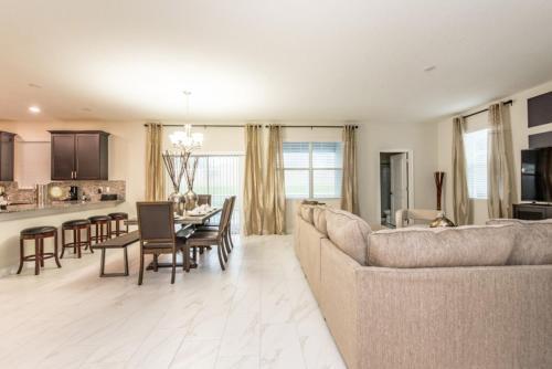 Moonvalley Villa #230708