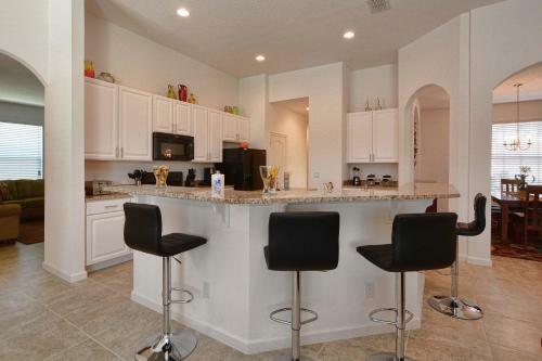 Solterra - 5 Bedrooms House W/pool-7029sr