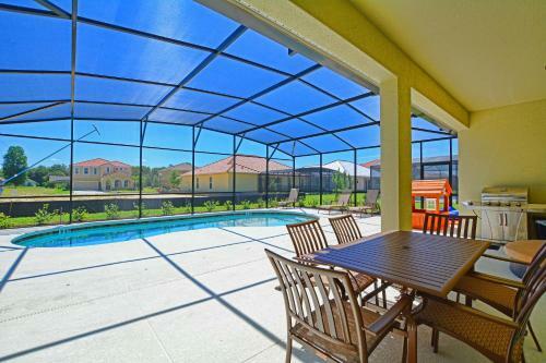 Solterra - 5 Bedrooms House W/pool-7029sr