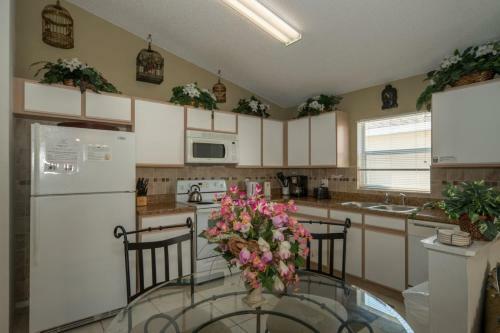 Fabulous Hampton Lakes 4 Bedroom Pool Home In Davenport Fl