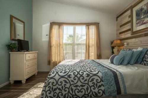 Fabulous Hampton Lakes 4 Bedroom Pool Home In Davenport Fl