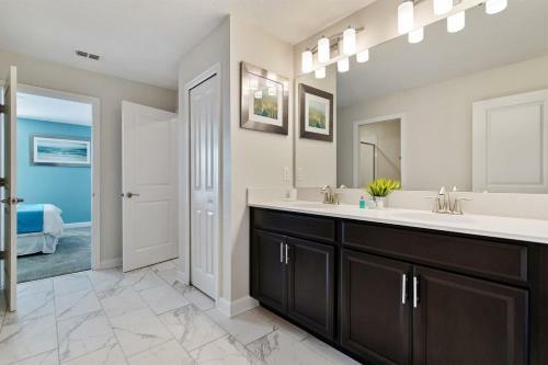 Gorgeous Championsgate 8 Bedroom Pool Home