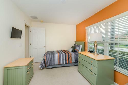 Adorable 3 Bedroom 2 Bath Villa With Conservation View