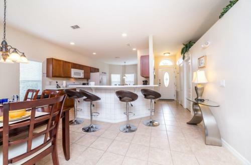 Serenity Retreat Beautiful Home Accommodate 10 Guests