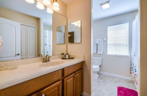 Serenity Retreat Beautiful Home Accommodate 10 Guests