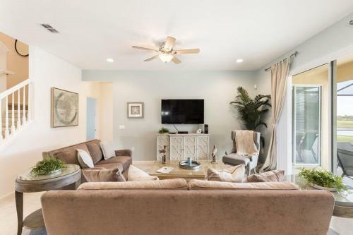 Stunning Lake View 6 Bedroom 5 Bath Solterra Resort Pool Home