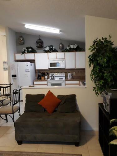 Hl116n Hampton Lakes - Four Bedroom Home