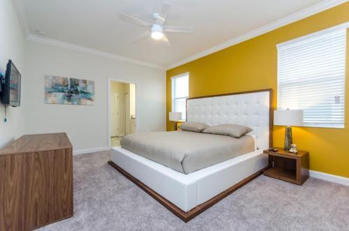 Nine-bedroom Villa 9036