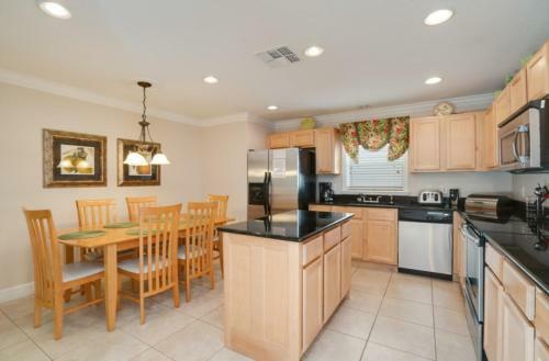 Multiple Vacation Homes In A Golf Resort And Private Pool