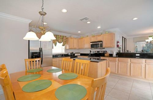 Multiple Vacation Homes In A Golf Resort And Private Pool