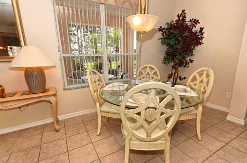 Beautiful Luau Pool Villa Next Disney World