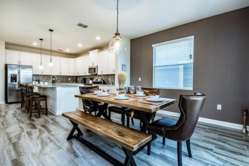 Six-bedroom Champions Villa 6261
